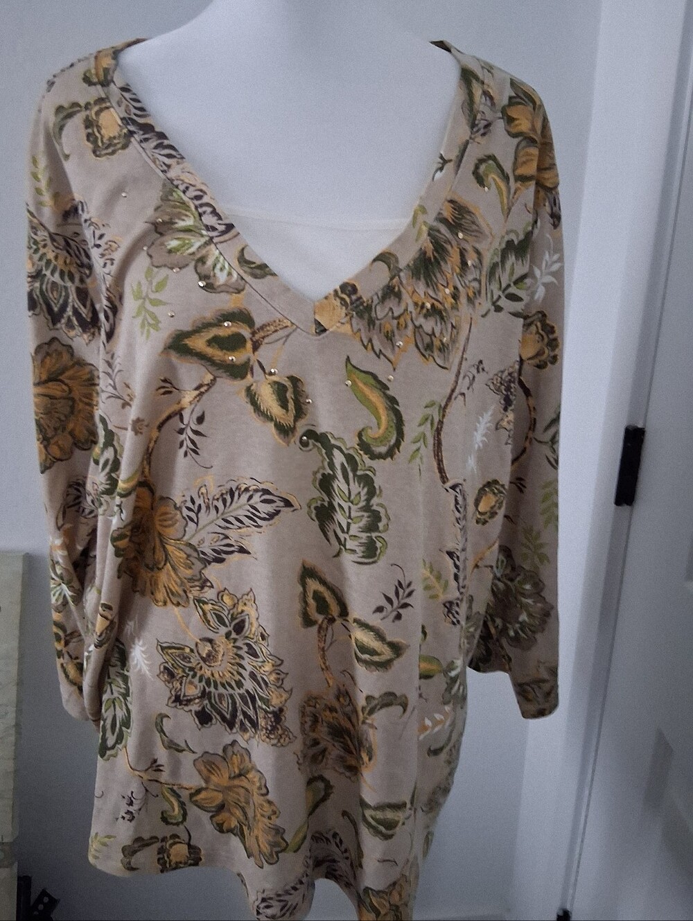 Basic Editions Beige Tunic with Olive and Mustard Floral Print. Size 2XL